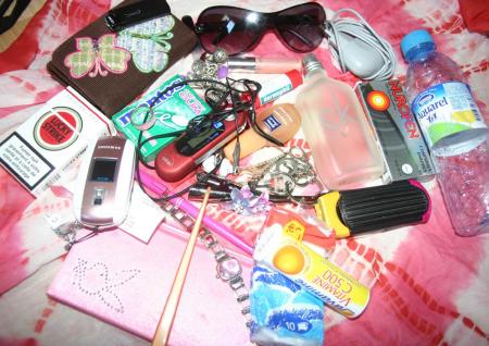 Ya Quoi Dans Ton Sac???